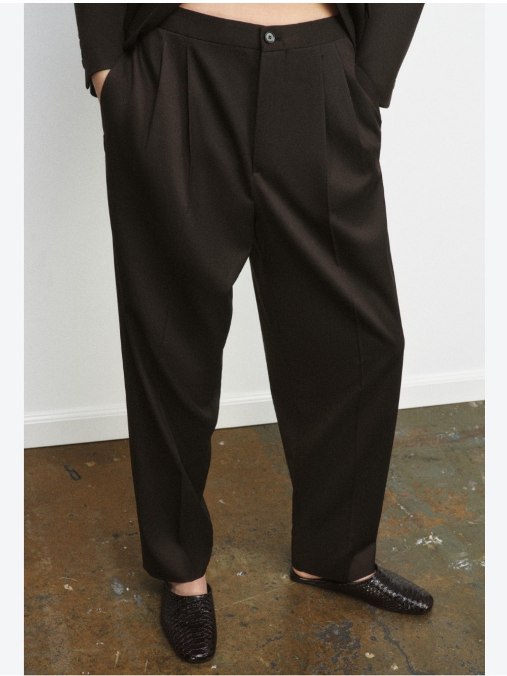 Zara NWT ZW Collection wool blend darted trousers dark chocolate brown Large